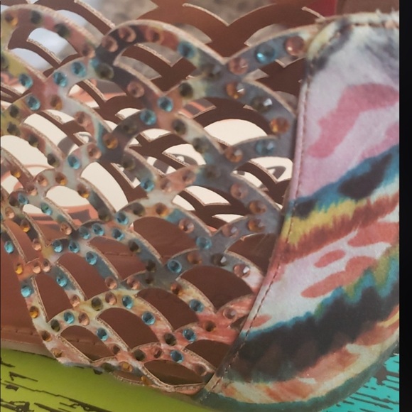 Shoes - Picture 2 of 2